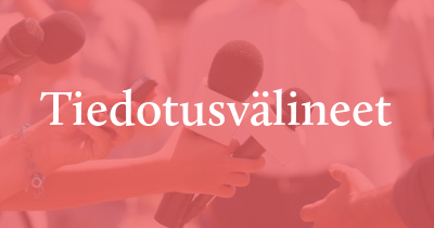 Puhujat, jotka käsittelevät mediaa, viestintää ja tiedotusvälineitä, avaavat yleisölle median toimintalogiikkaa, näkemyksiä journalismin roolista ja jatkuvaa muutosta digitaalisella aikakaudella. Tämän kategorian puhujilla on taustaa muun muassa sanomalehdissä, radiossa ja televisiossa. Puheenvuoroissa käsitellään esimerkiksi lähdekritiikkiä, sisällöntuotannon keinoja sekä tapoja suunnistaa yhä monimuotoisemmassa mediaympäristössä. Media-alan asiantuntijan esiintyminen tarjoaa kuulijoille työkaluja ymmärtää, miten tieto muotoutuu ja välittyy – sekä miten vaikuttavaa viestintää voi rakentaa itse. Teema sopii erinomaisesti viestintäosastoille, koulutuksiin sekä tilaisuuksiin, joissa pohditaan yhteiskunnallista keskustelua ja median roolia nyt ja tulevaisuudessa.
