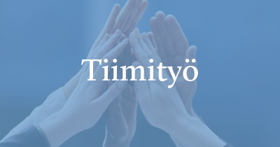 Tiimityöhön keskittyvät puhujat ja kouluttajat innostavat panostamaan työyhteisön tärkeimpiin voimavaroihin: motivaatioon, yhteisöllisyyteen, vuorovaikutukseen ja luottamukseen. He osoittavat, miten positiivinen työkulttuuri ja vahva tiimihenki johtavat parempiin tuloksiin, vähentävät stressiä ja sairauspoissaoloja sekä lisäävät työviihtyvyyttä. Puhujat tarjoavat käytännönläheisiä keinoja tehokkaan viestinnän vahvistamiseen, yhteistyön kehittämiseen ja haastavien tilanteiden käsittelyyn yhdessä. Keskittymällä työntekijyyteen, johtajuuteen ja tiimidynamiikkaan he tarjoavat työkaluja, joilla rakennetaan kestävää työiloa arjen työssä. Tiimityöhön erikoistunut puhuja on erinomainen valinta henkilöstöpäiville, kick-offeihin, tiimipäiviin tai osaksi pitkäjänteistä työhyvinvointityötä. Monet puhujista ovat kokeneita HR:n, johtamisen tai käyttäytymistieteiden asiantuntijoita ja ymmärtävät, miten rakentaa motivoitunut, sitoutunut ja yhteen hiileen puhaltava työyhteisö.
