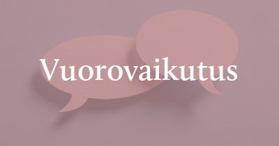 Tehokas viestintä ja kunnioittava kohtaaminen ovat ratkaisevia kaikentyyppisissä ihmissuhteissa – niin työelämässä kuin yksityiselämässä. Viestinnän ja vuorovaikutuksen asiantuntijapuhujat tarjoavat oivalluksia siitä, miten voimme ilmaista itseämme selkeämmin, kuunnella aktiivisesti ja parantaa yhteistyötä muiden kanssa. Nämä asiantuntijat auttavat organisaatioita parantamaan sisäistä viestintää, asiakassuhteita ja johtamista käytännön työkalujen ja inspiroivien esimerkkien avulla. Olipa kyse vaikeiden keskustelujen hallinnasta, tiimihengen vahvistamisesta tai haavoittuvassa asemassa olevien ihmisten kohtaamisesta, näillä puhujilla on oikea osaaminen ja kokemus. Tällaisen puhujan varaaminen voi parantaa merkittävästi työilmapiiriä ja ammatillista kulttuuria. Monet profiilit ovat arvostettuja kouluttajia, valmentajia tai entisiä johtajia, joilla on vankka kokemus viestinnän haasteista.